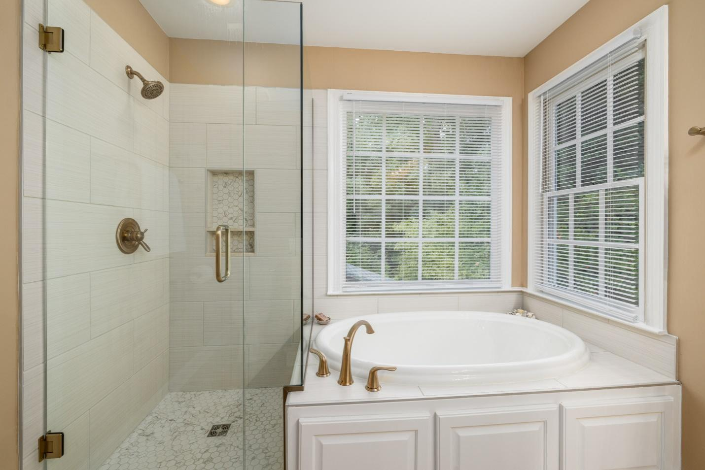 Entrust Your Bathroom to Shower Door specialists 