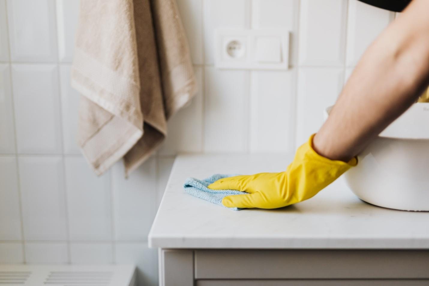Counter for cleaner space 
