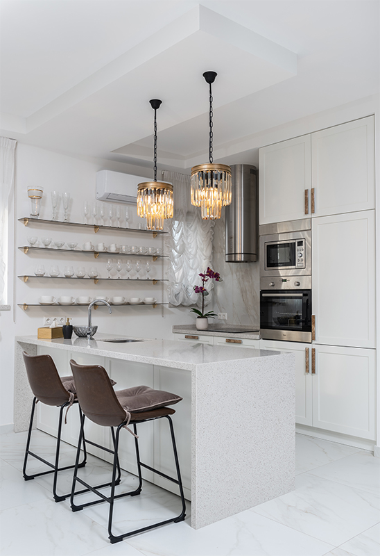 Floor-to-ceiling storage unit 